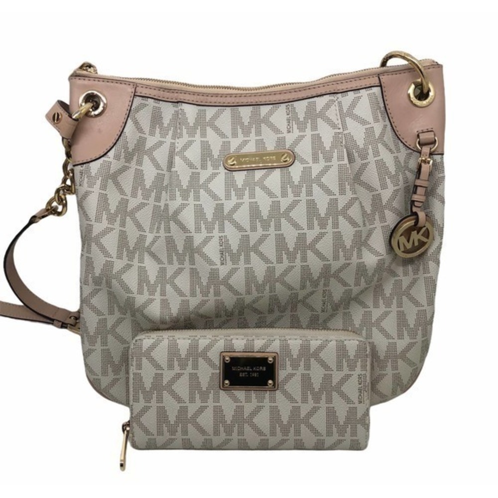 Michael Kors Signature crossbody vanilla purse